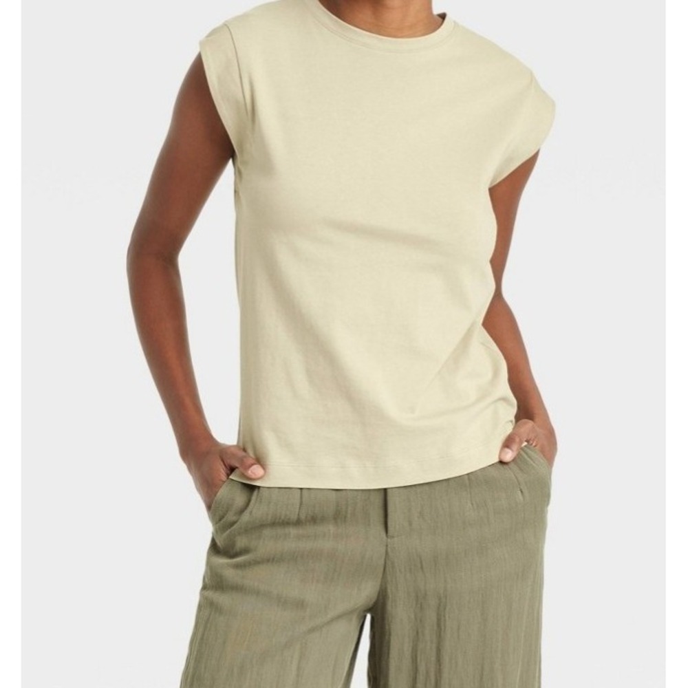 Women's Extended Shoulder T-Shirt - A New Day™ Size L light green